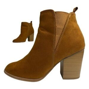 Express Women’s Tan Suede Heeled Ankle Boots Size 7